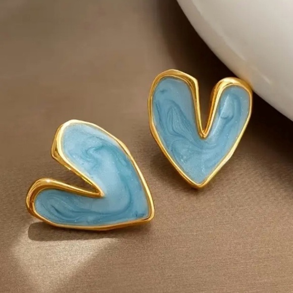 ✨Free People Sky Blue Heart Gold Post Earrings - Picture 5 of 5